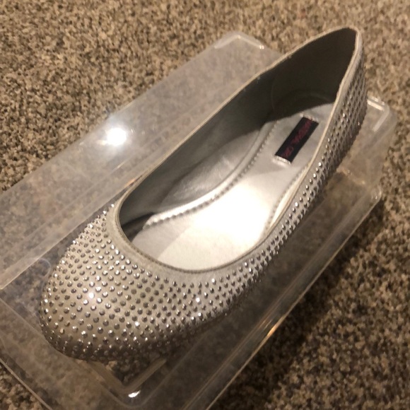 Size 10! Beautiful sparkly ballet shoes! Worn one time - Picture 2 of 3